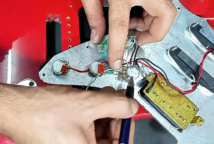Electrónica para Guitarras y Bajos