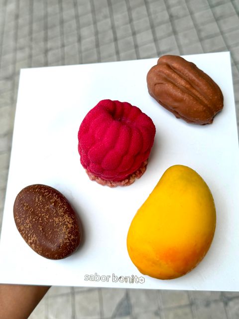 Frutas falsas