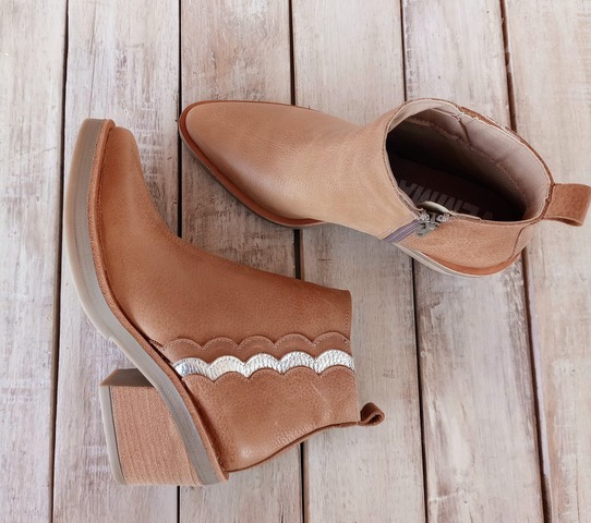 BOTA CUERO MARRON VEMMAS