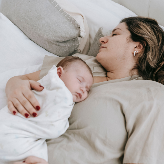 Sueño y lactancia: ¿Es posible dormir mejor sin dejar de amamantar?