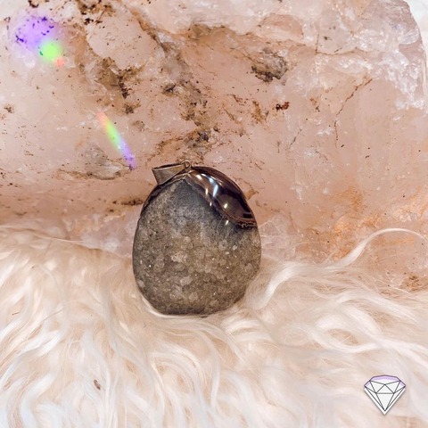 Ágata con microcristales