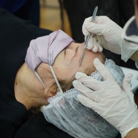 Taller Presencial: Dermaplaning