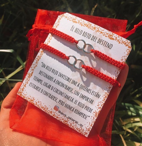 Pulseras tejidas a Mano de Hilo Rojo