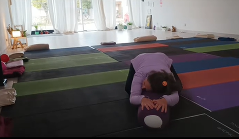 Yoga Restaurativo: El Arte de la Relajación Profunda