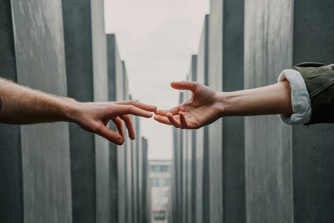 ¿Por qué atraigo hombres que no me eligen?