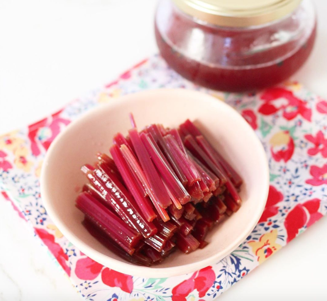 Pickle agridulce de tallo de remolacha