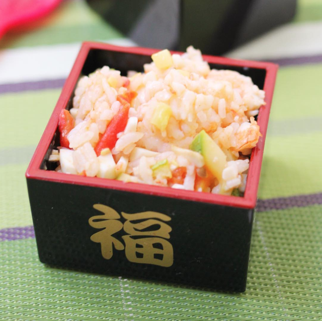 Arroz salteado con camarones y verduras