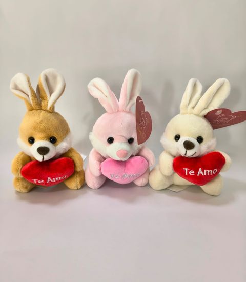 Conejo chico para colgar con corazón (te amo)