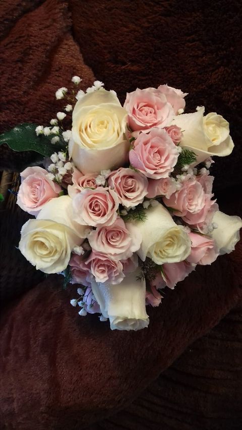 Ramo de Novia combinado de Rosas ( reserva personalizada con anticipación)