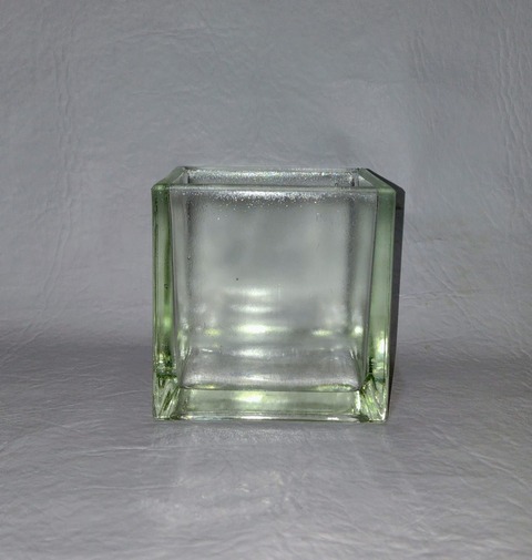 Florero cubo de vidrio 10 x 10