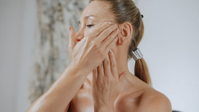 El arte de los masajes faciales: belleza, colágeno y bienestar en una sola técnica