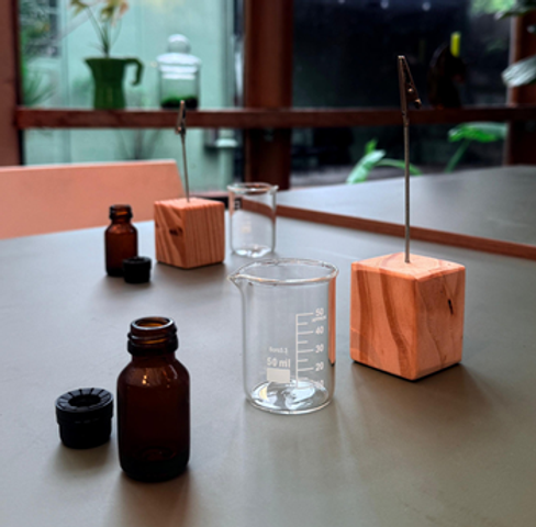 LABORATORIO · PERFUME