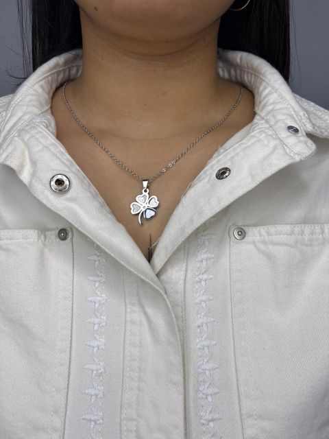 Collar trébol