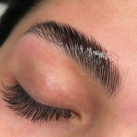 Laminado de cejas 
