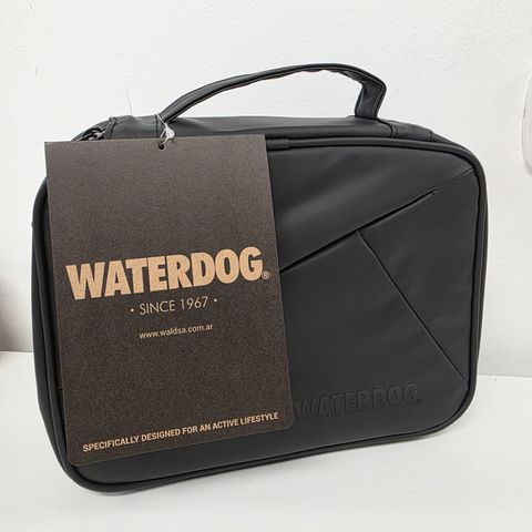 Neceser Waterdog con Bolsillo Frontal y Organizador Interior — Negro / Gris