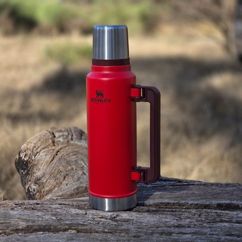 Termo Stanley Clásico Asa Plegable | Lava 1.4L