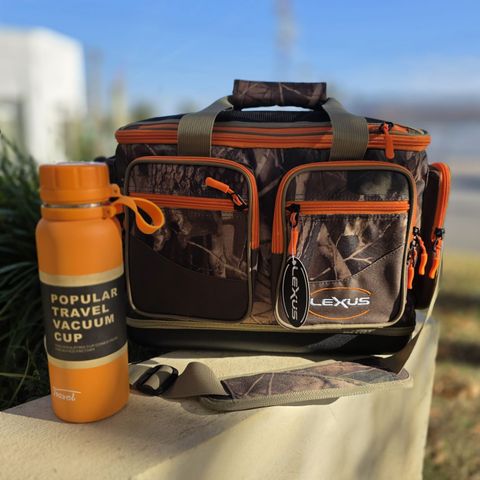 Combo outdoor: bolso de pesca y camping Lexus camuflado base rígida + botella térmica naranja