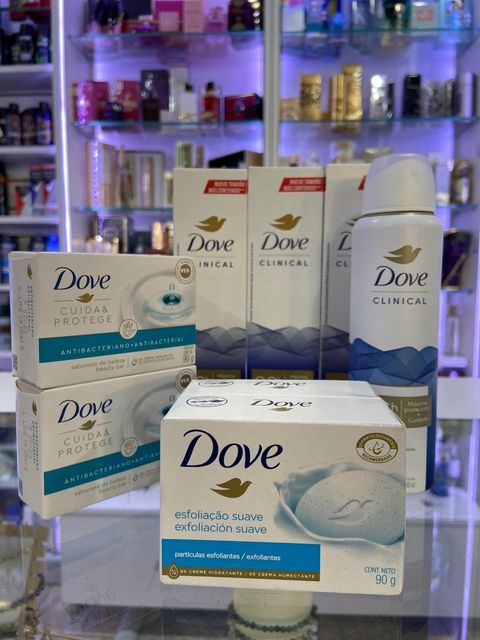 Combo Dove Clinical antitranspirante 96h con jabones antibacteriano y exfoliante
