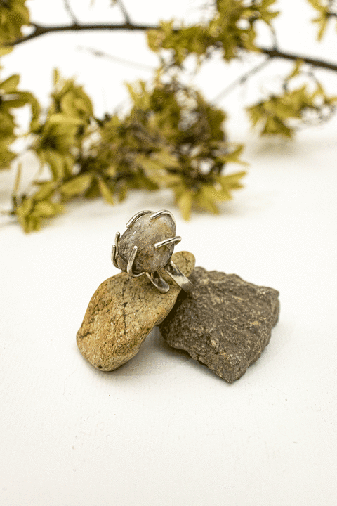 anillo piedra
