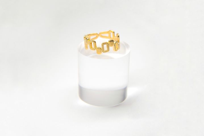 Anillo Abstracto