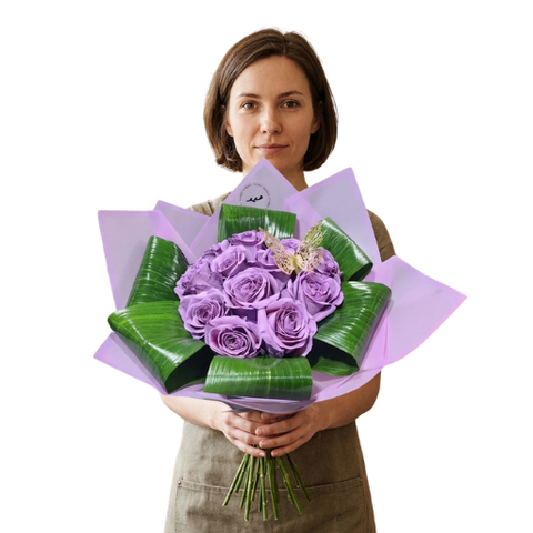 Ramo de 12 Rosas Lavanda Buchon con Papel Coreano 