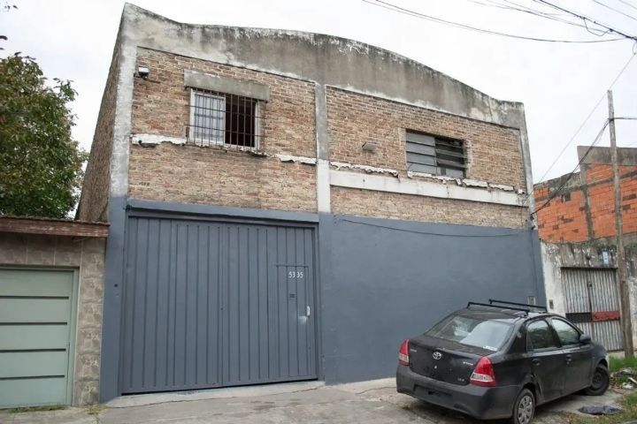 CENTENERA 5300 - GALPÓN + VIVIENDA
