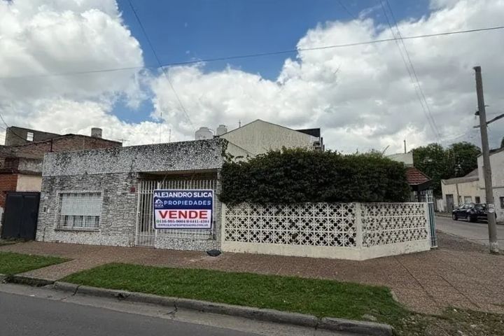 BERÓN DE ASTRADA 3615 - CASA 3 AMB.