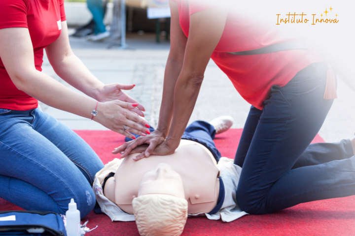 CURSO CORTO - PRIMEROS AUXILIOS Y RCP
