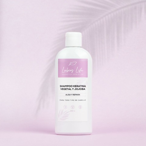 Shampoo de keratina y jojoba ( Alisa e hidrata) 